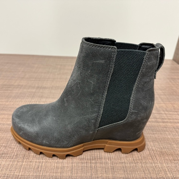 SOREL WOMENS 6.5  Distressed GRAY LEATHER WEDGE BOOT BOOTIE - Picture 4 of 9